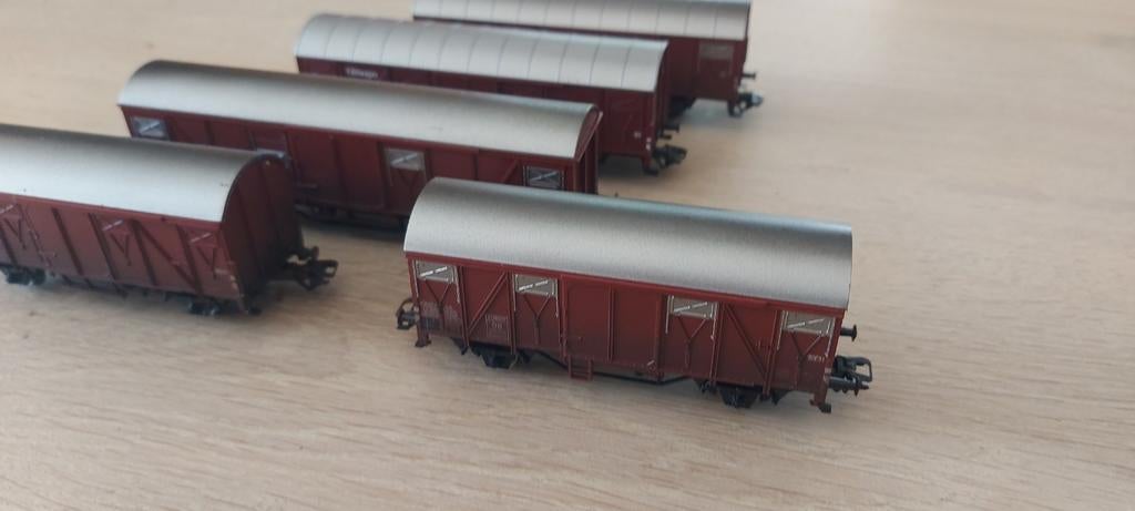 5 Märklin DB gesloten goederenwagens (geweatherd), Hobby en Vrije tijd, Modeltreinen | H0, Ophalen of Verzenden, Wisselstroom