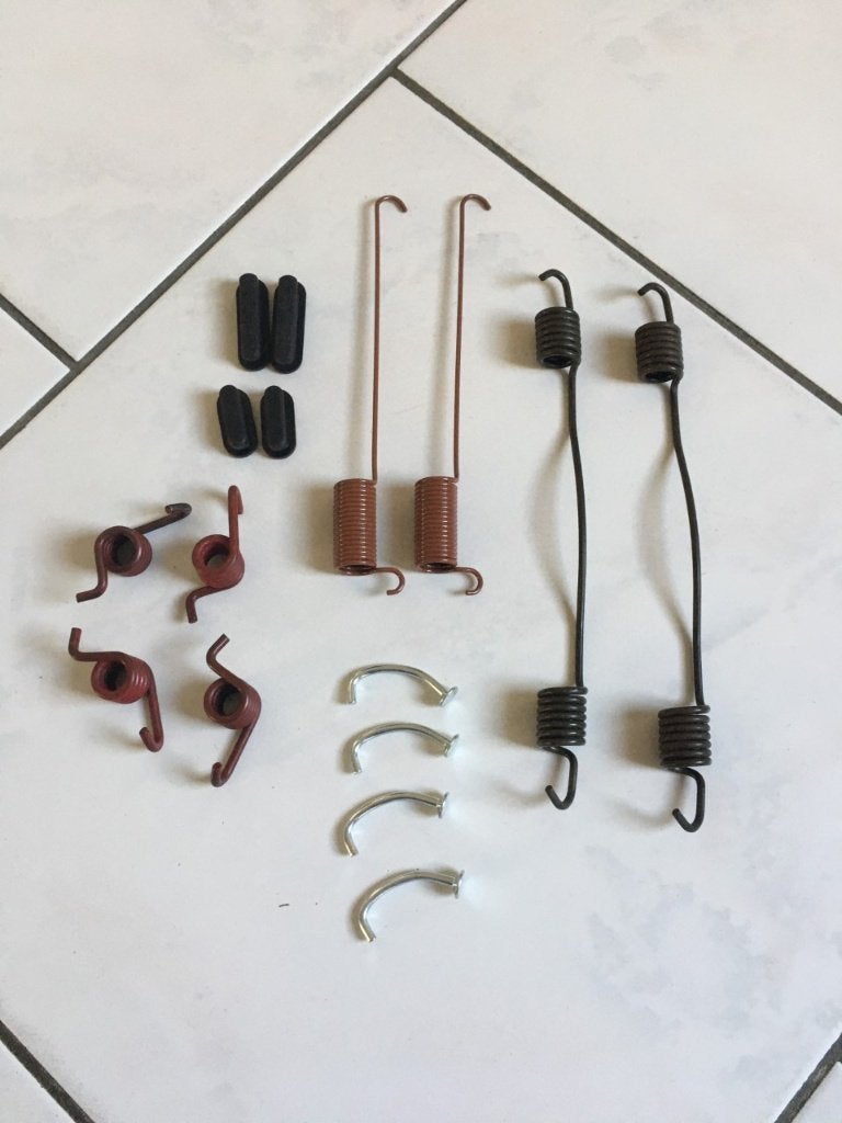 Te koop verenset remschoenen Dodge w200 d200 b300 b350, Ophalen of Verzenden