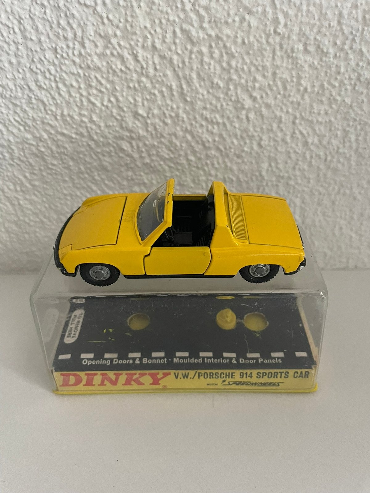 Originele Dinky Toys 1:43 Porsche 914 208 + vitrine, Ophalen of Verzenden, Nieuw, Auto, Dinky Toys