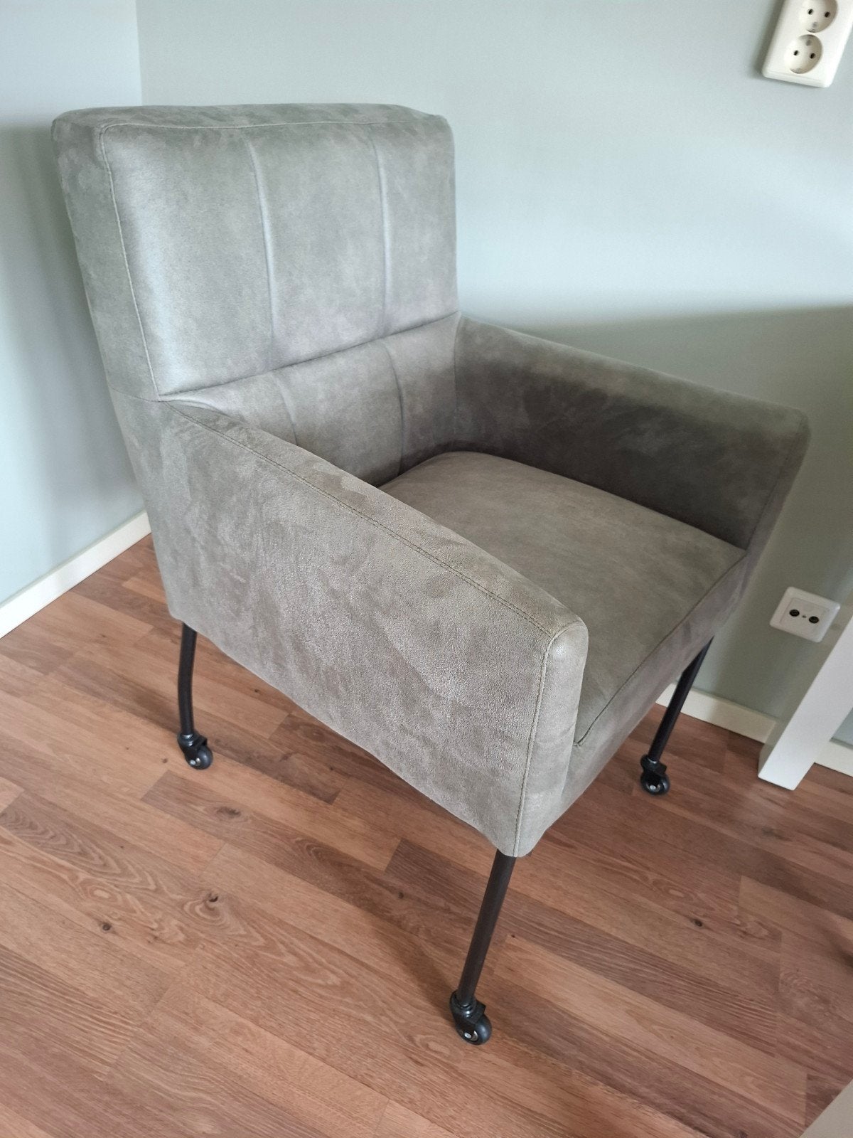 4 Eetkamerfauteuils met wieltjes, Huis en Inrichting, Stoelen, Ophalen, Zo goed als nieuw, Overige kleuren, Vier