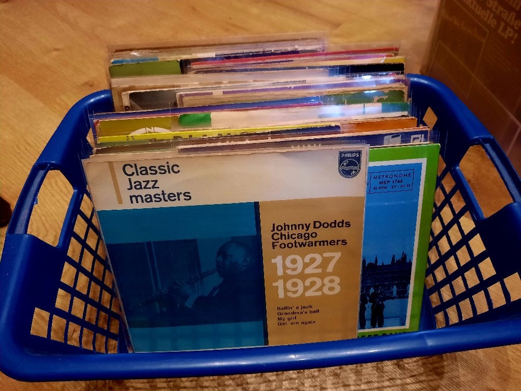 Partij vinyl singles en komen in plastic hoesjes, Gebruikt, 7 inch, Ophalen of Verzenden, Beschermende buitenhoes