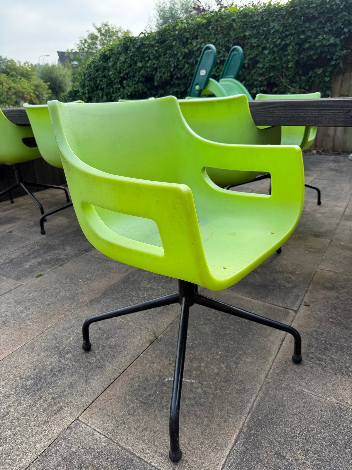 8 groene tuinstoelen draaibaar, Tuin en Terras, Tuinstoelen, Ophalen, Gebruikt, Kunststof