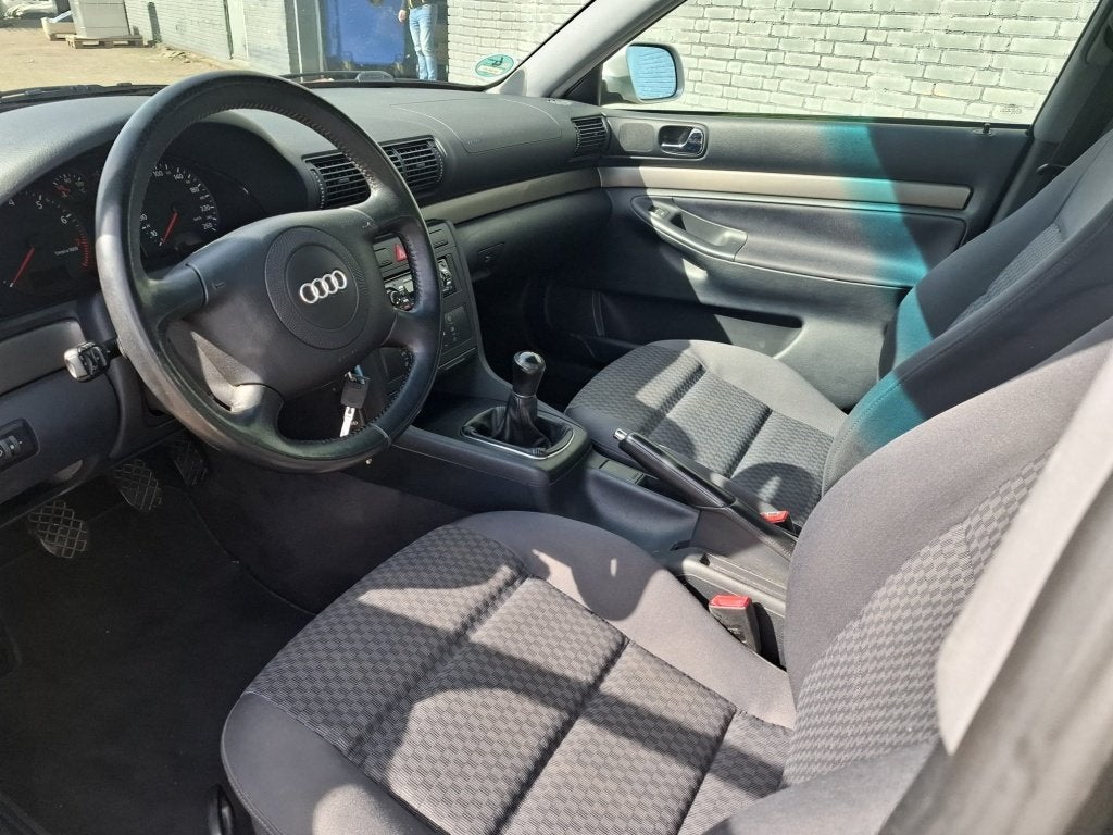 Audi A4 Limousine 1.6 Advance Airco Nette Auto ✅, 13 km/l, Automatische klimaatregeling, Gebruikt, A4