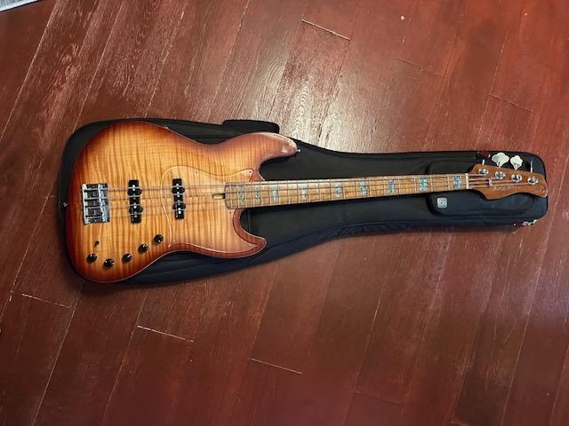 Prachtige Marcus Miller v10 2e gen met Gigbag, Muziek en Instrumenten, Snaarinstrumenten | Gitaren | Bas, Zo goed als nieuw, Elektrisch