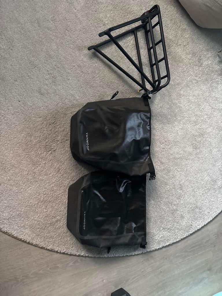 VanMoof S5 Fietsenrekje Zwart - Zo goed als nieuw, Fietsen en Brommers, Fietsaccessoires | Bagagedragers, Zo goed als nieuw, Ophalen of Verzenden