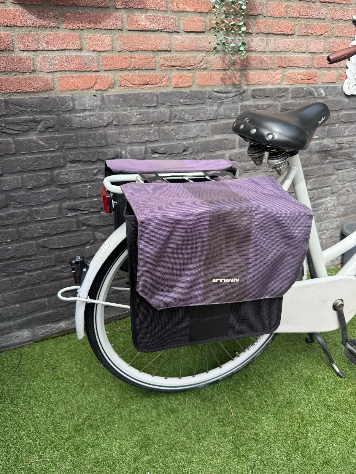 B'Twin fiets tas - paars/zwart, Ophalen, Gebruikt