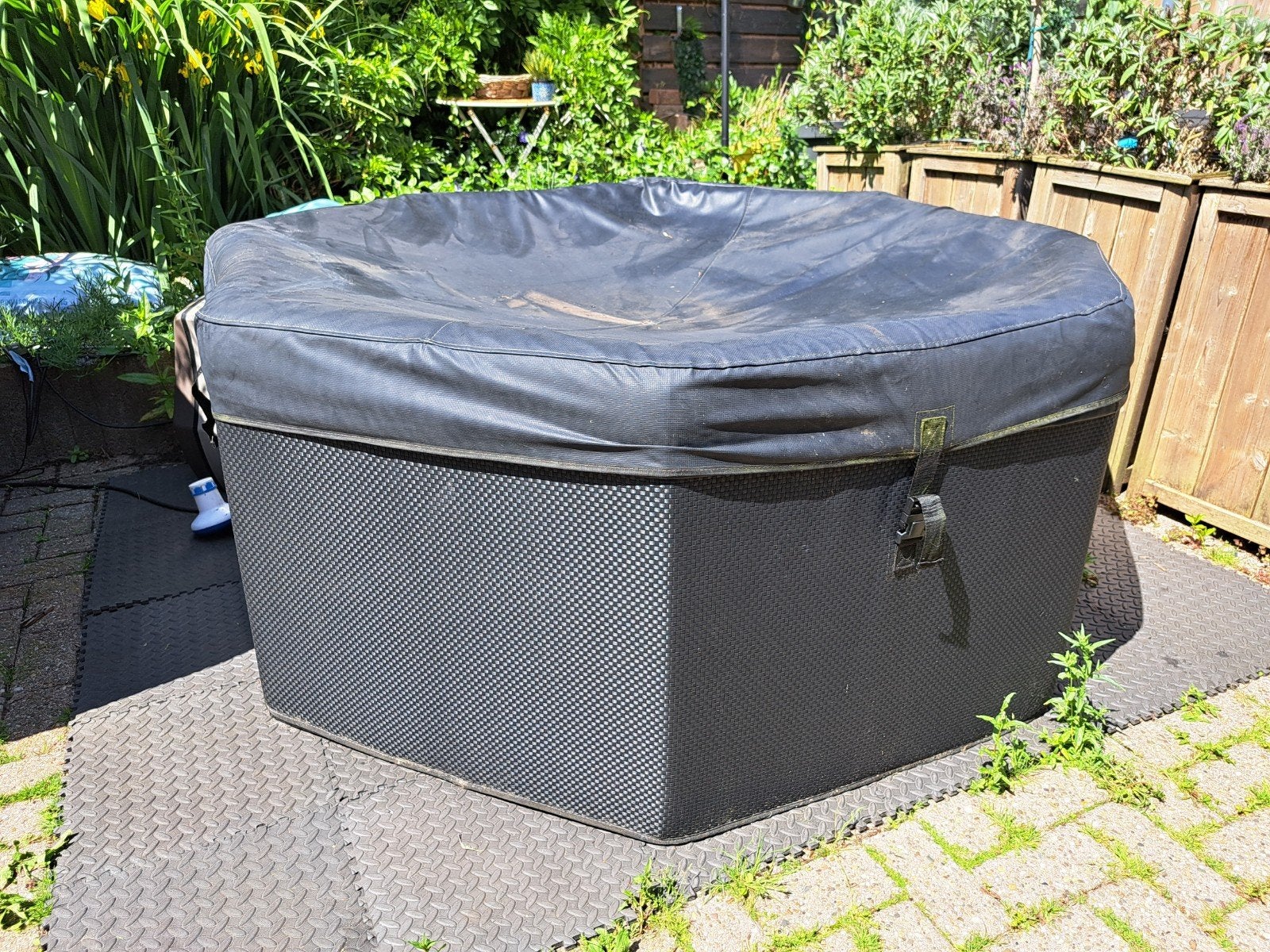 Jazuzzi - Bubb'l Paradise opbouw spa - 6 persoons, Ophalen, Zo goed als nieuw, Filter, Vast
