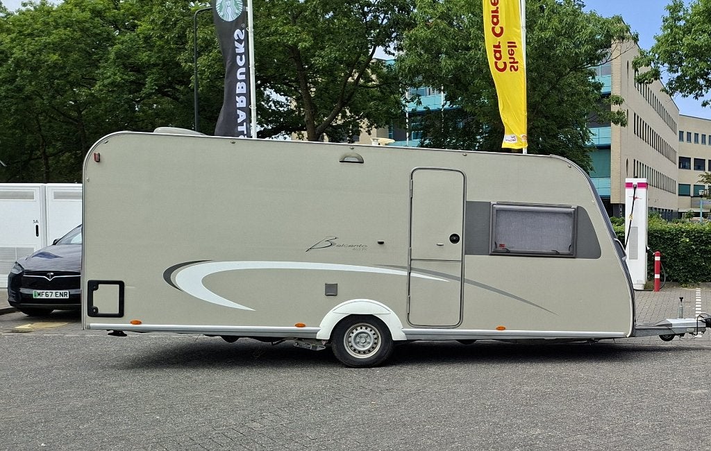 Burstner caravan, Caravans en Kamperen, Vast bed, Rondzit, Particulier, 5 tot 6 meter
