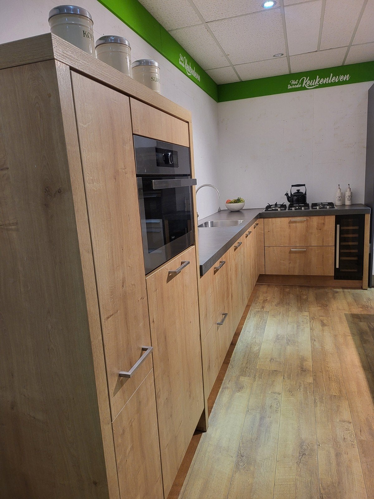 Stoere ruime keuken 4.30mx 1.80m
