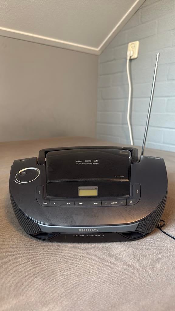 Radio/CD Speler (Soundmachine AZ1837), Audio, Tv en Foto, Radio's, Ophalen of Verzenden, Zo goed als nieuw