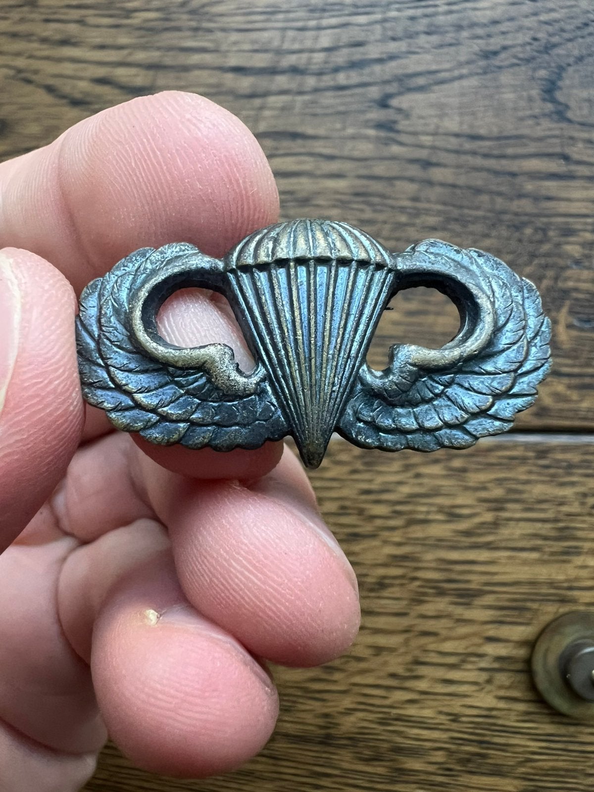 WO2 Korea Amerikaans Parachutists Badge messing, Verzamelen, Militaria | Tweede Wereldoorlog, Amerika, Verzenden, Embleem of Badge