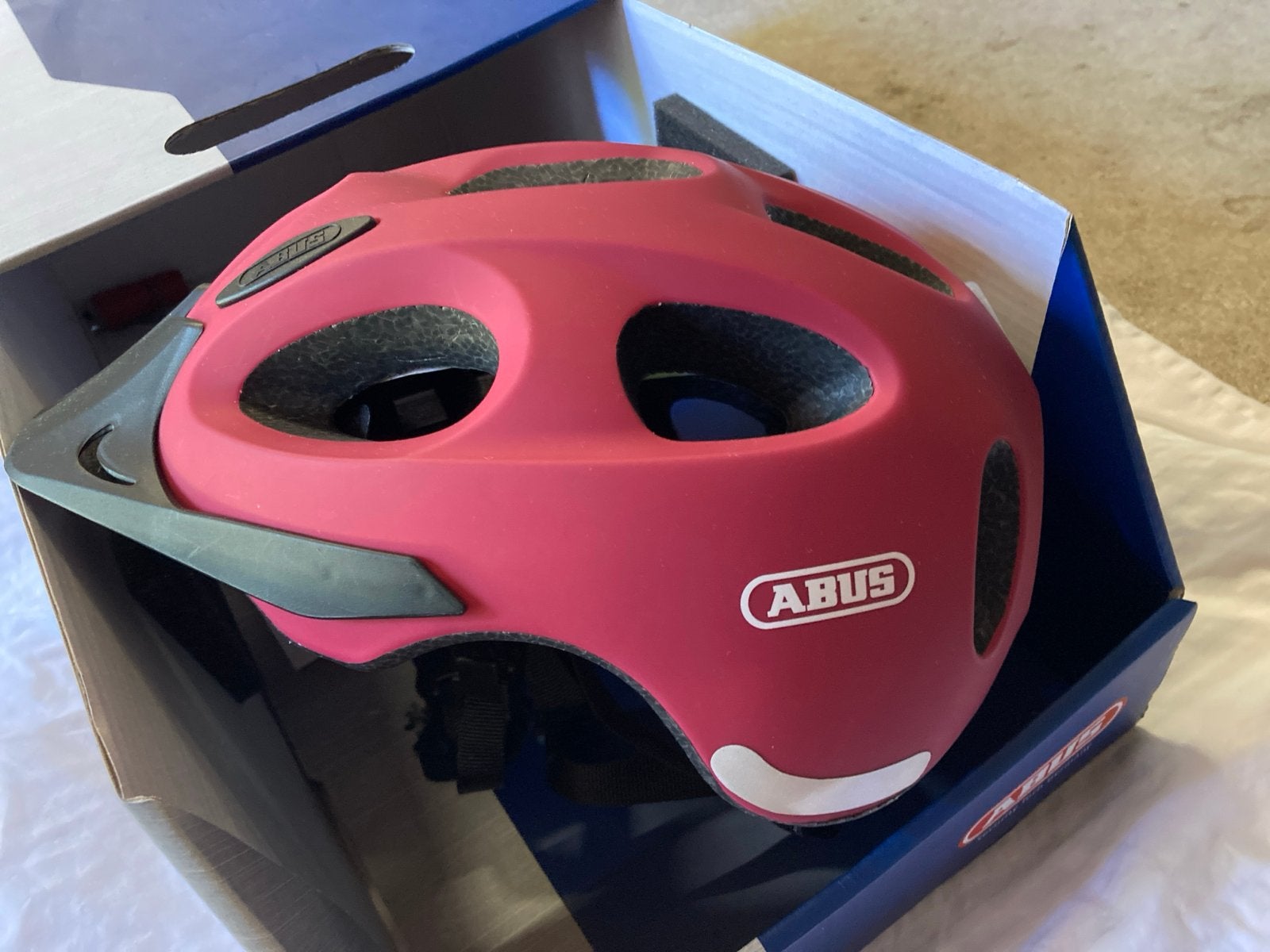Abus Youn-I Fietshelm Cherry Red Maat M (52-57 cm), Ophalen of Verzenden, Zo goed als nieuw, M, Heer of Dame