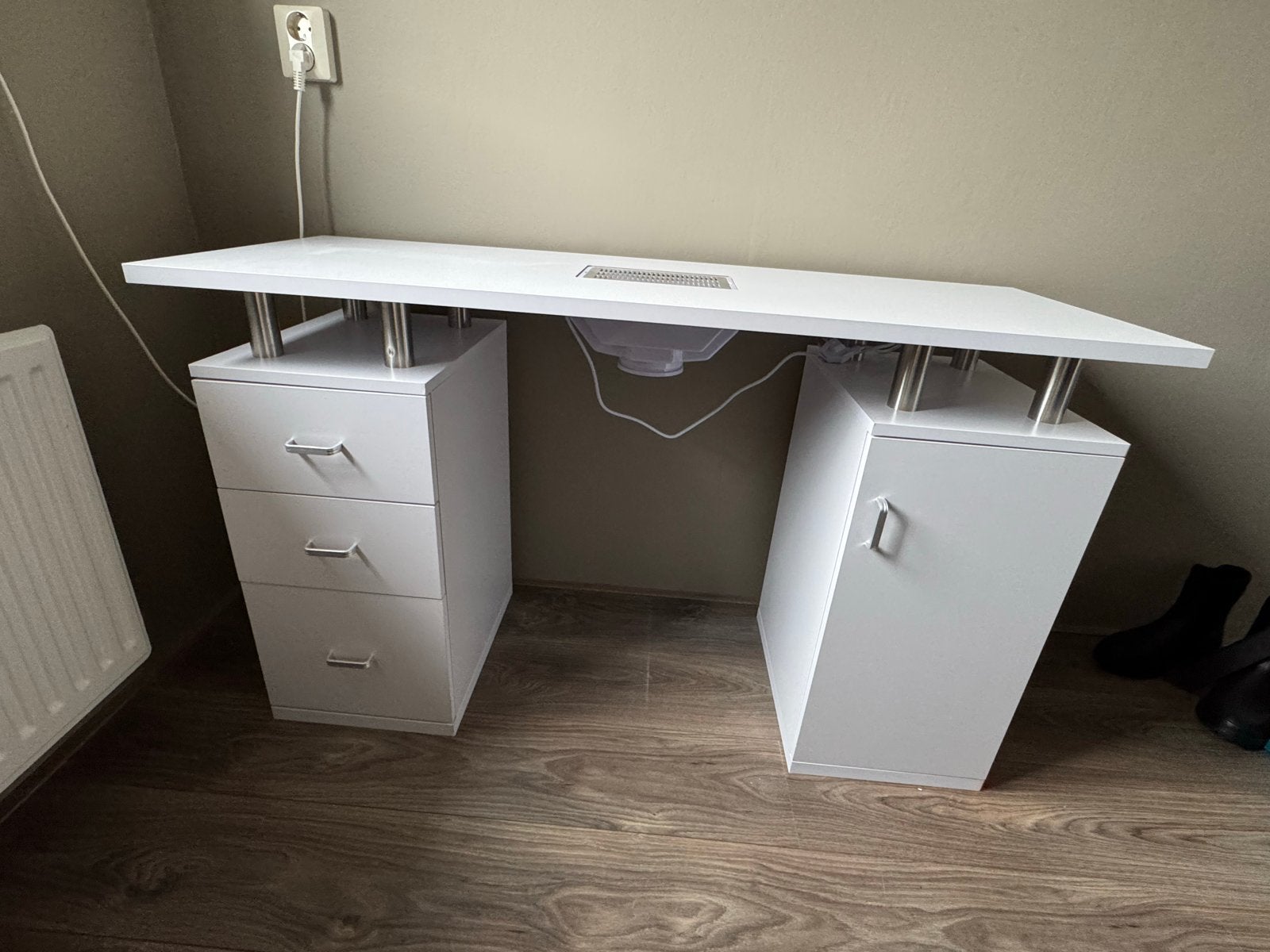 Professionele nageltafel met afzuiging en opbergruimte, Werkplek, Ophalen, Gebruikt, Tafel
