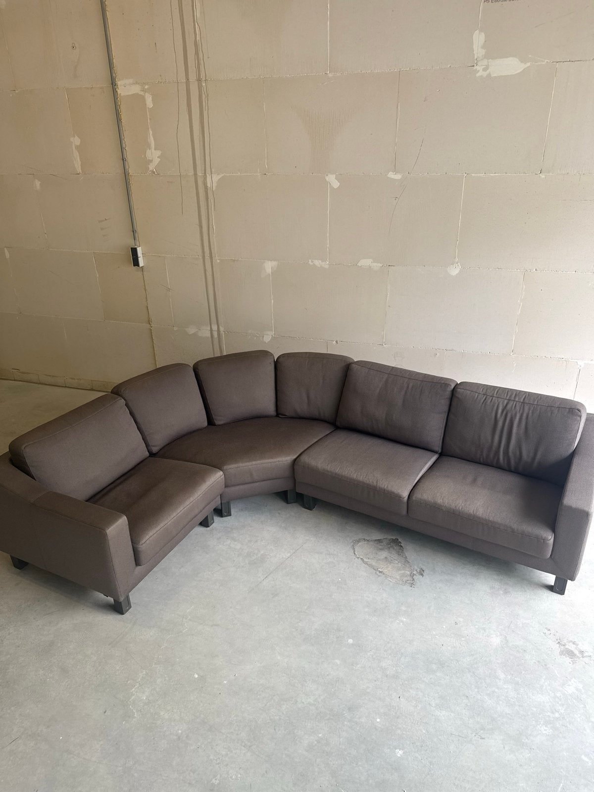 Leolux Hoekbank Donkergrijs - Zo goed als nieuw, 250 tot 300 cm, Hoekbank, 75 tot 100 cm, Ophalen of Verzenden