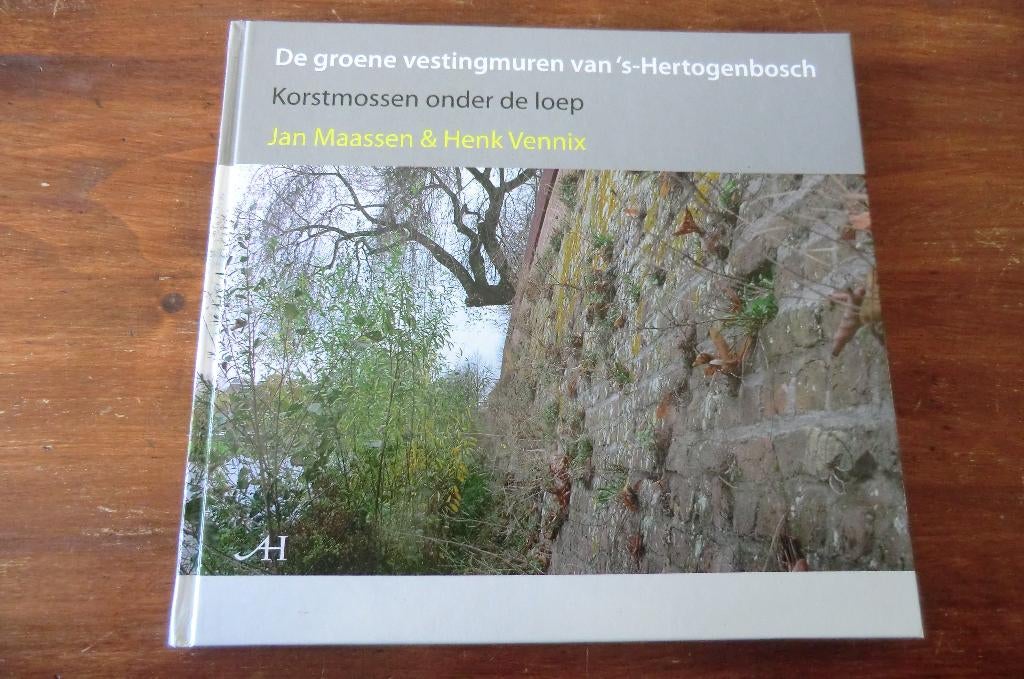boek - De groene vestingmuren van Den Bosch - Jan Maassen, Ophalen of Verzenden, 20e eeuw of later, Zo goed als nieuw