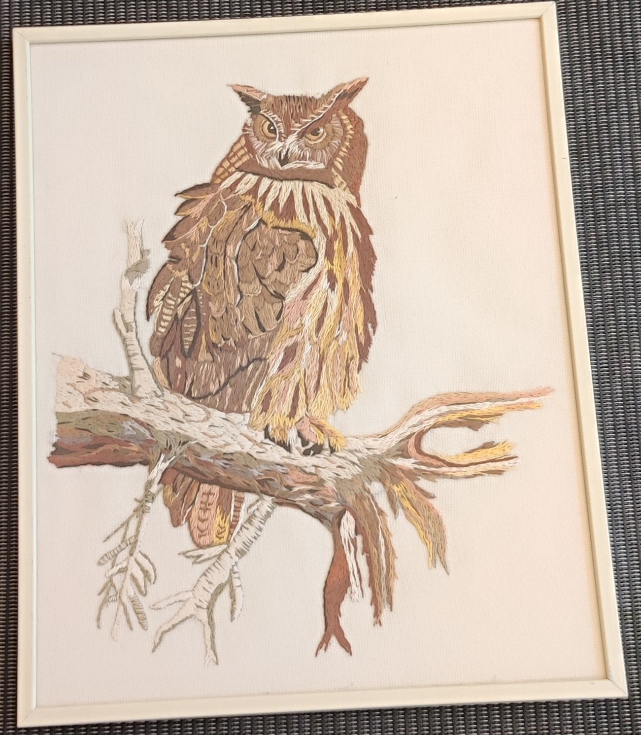 2 handgeborduurde schilderijen met een uil en zwanen, Ophalen, Zo goed als nieuw, Handborduren, Overige typen