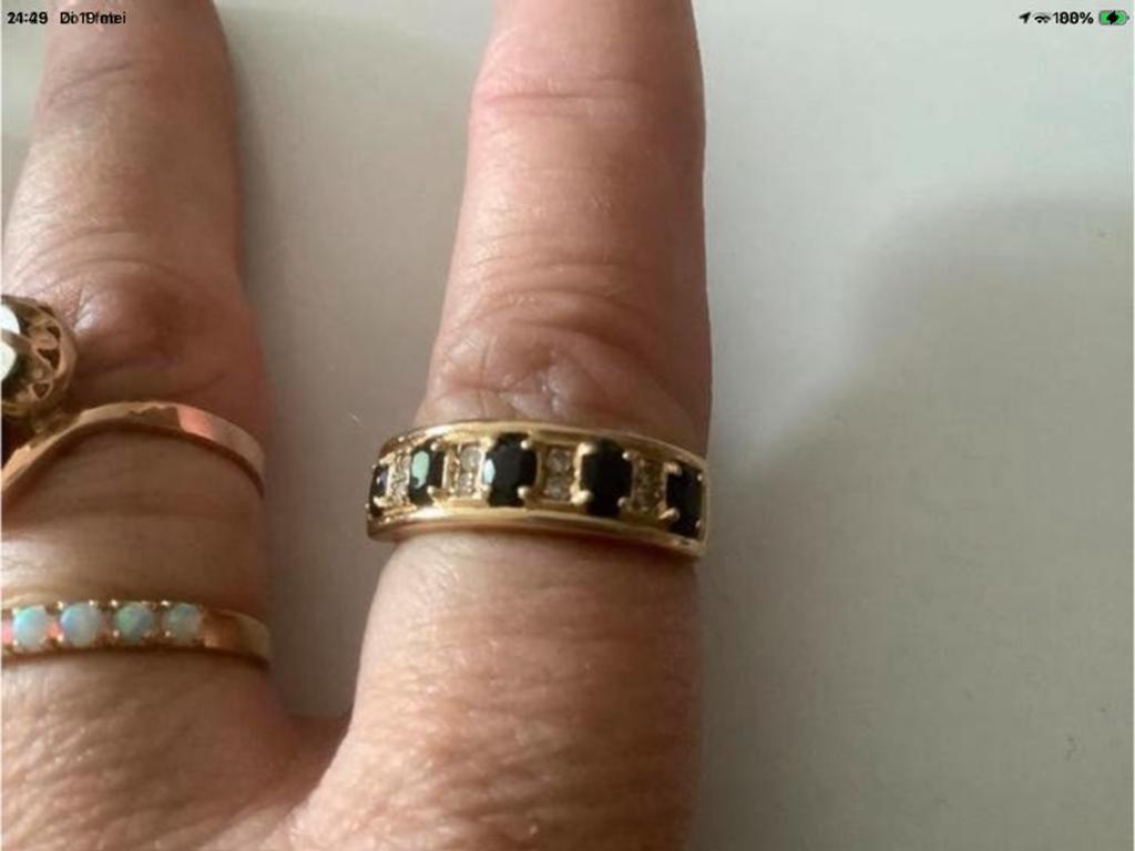 Prachtige vintage gouden ring 5 Saffieren 8 Briljanten 14 k, Verzenden, Zo goed als nieuw, 17 tot 18, Met edelsteen