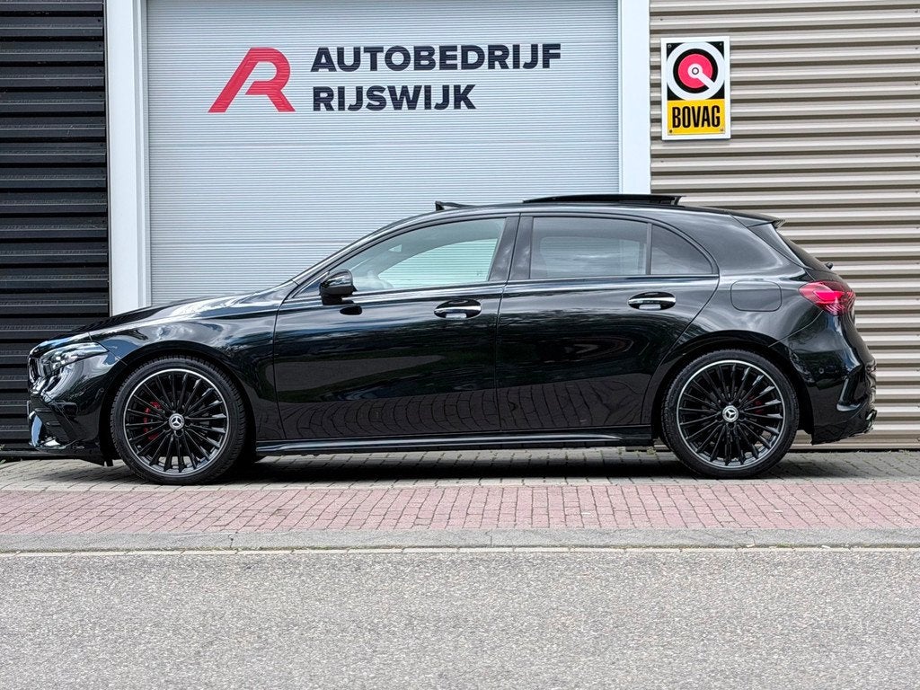 Mercedes-Benz A-klasse 180 AMG Edition 45s Pano/Sfeer/Matrix, Auto's, 136 pk, Gebruikt, 1340 kg, 4 cilinders