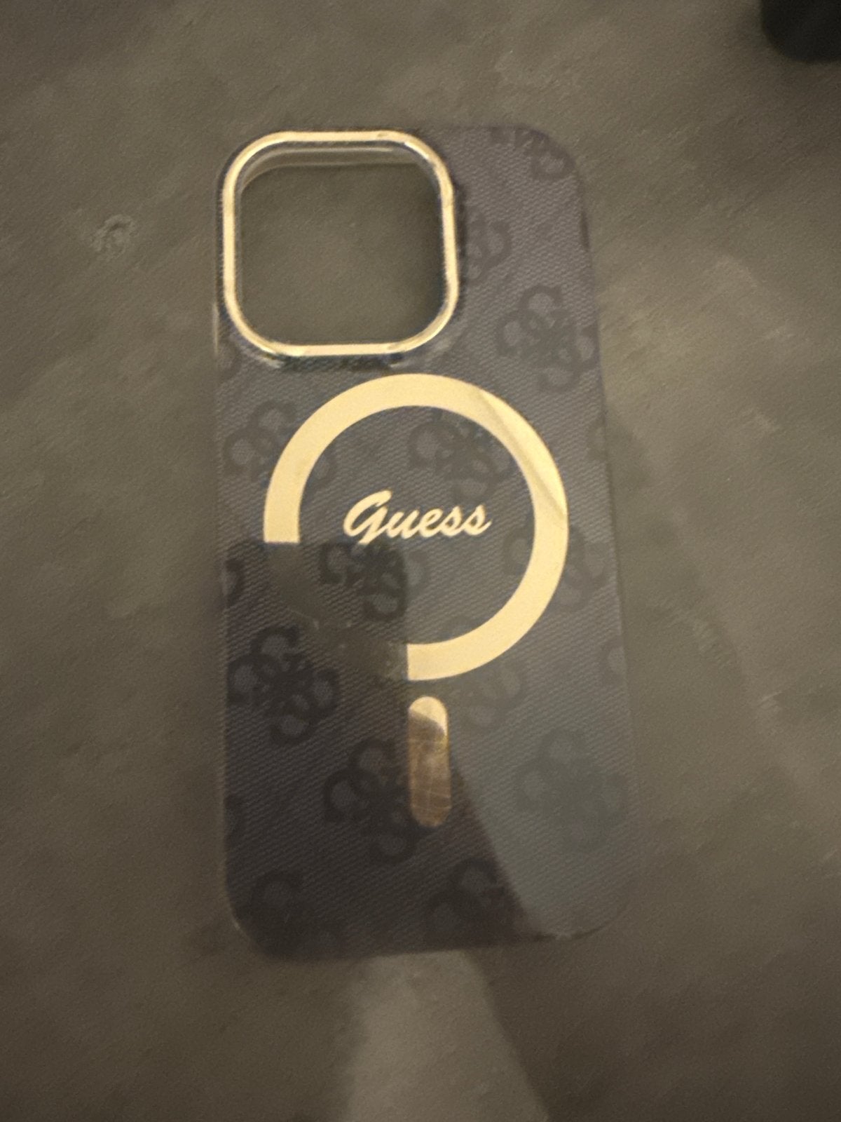 Guess hoesje iphone 16 pro, IPhone 16 Pro, Gebruikt, Ophalen of Verzenden, Rondom bescherming