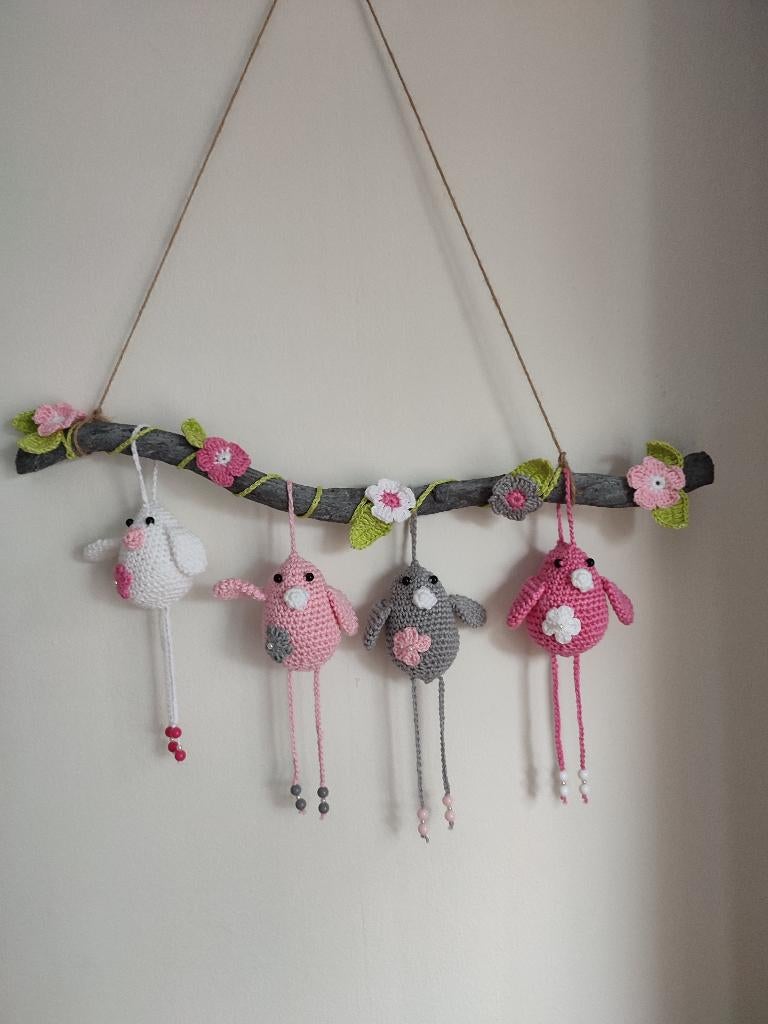 Wanddecoratie, tak met gehaakte vogeltjes van katoen, Ophalen of Verzenden, Nieuw, Kraamcadeau