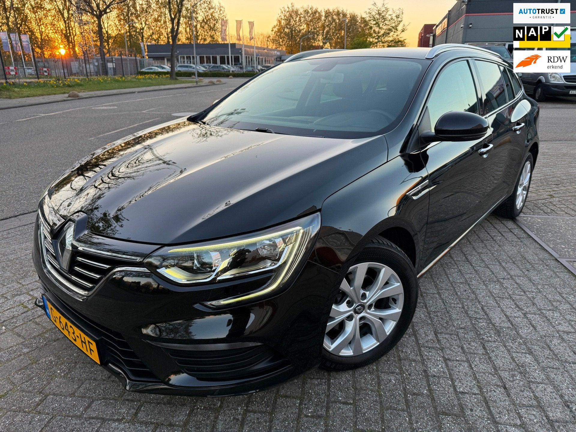 Renault Mégane Estate 1.3 TCe LIMITED 2019 NAVI VOL-LED CAR, Voorwielaandrijving, Automatische klimaatregeling, Gebruikt, 4 cilinders