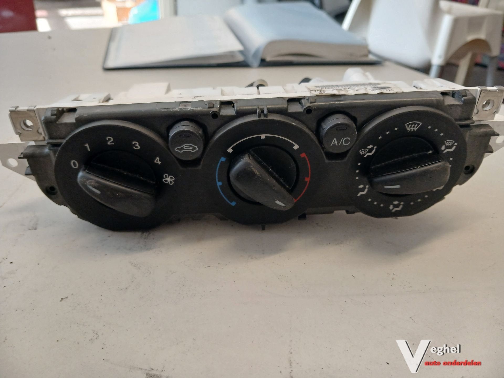 Ford Focus SW 2.0B Kachelpaneel met airco '05