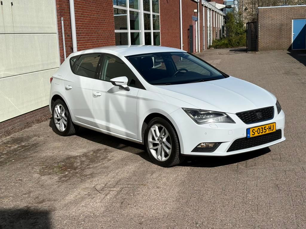 Seat Leon 1.4 TSI 90KW 2012 parelmoer Wit, Auto's, Seat, Voorwielaandrijving, 4 cilinders, Leon, 610 kg