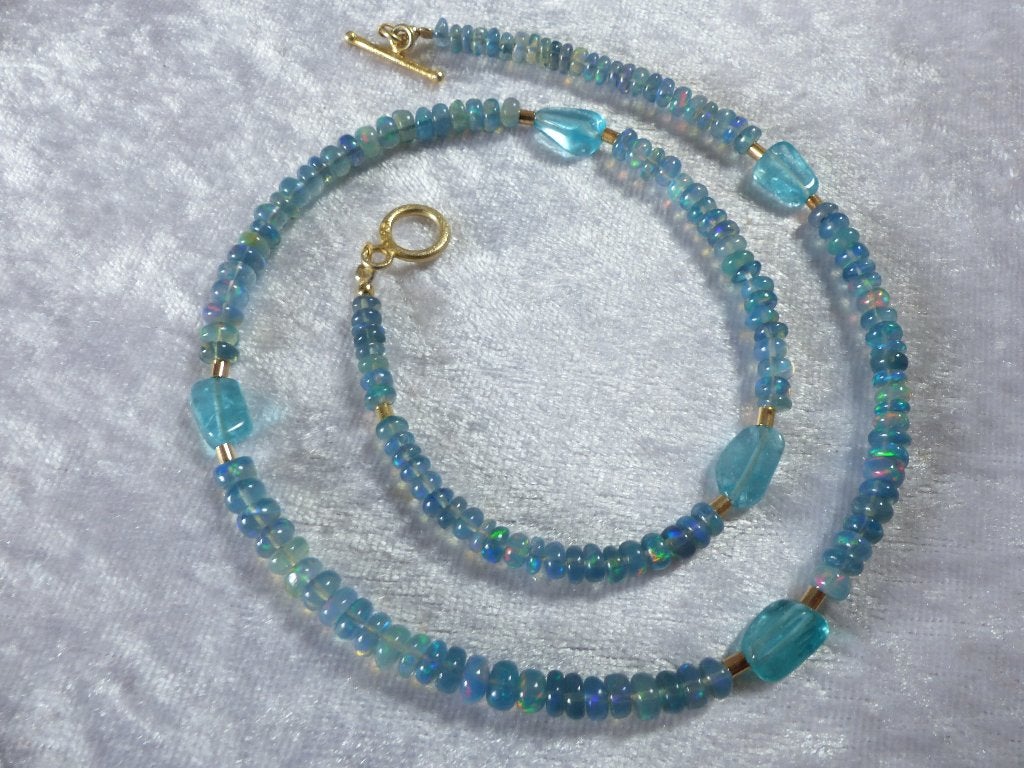 Prachtig Collier met Opaaltjes en Aquamarijn Verguld zilver, Ophalen of Verzenden, Zilver, Ketting, Met edelsteen