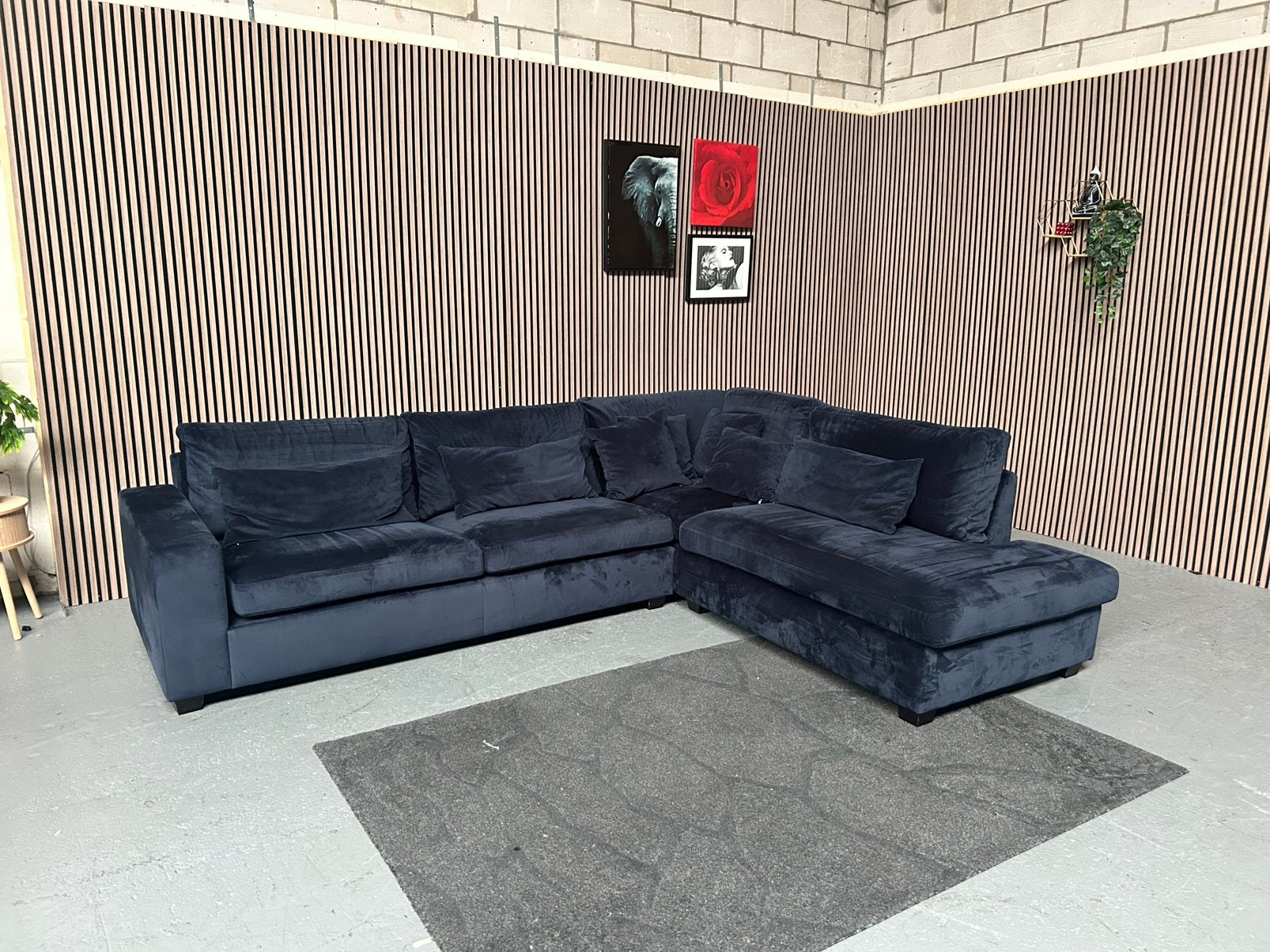 GRATIS LEVERING Hoekbank Blauw Velvet 315X245 GEREINIGD, Velvet hoekbank blauw, Hoekbank, 300 cm of meer, Ophalen of Verzenden