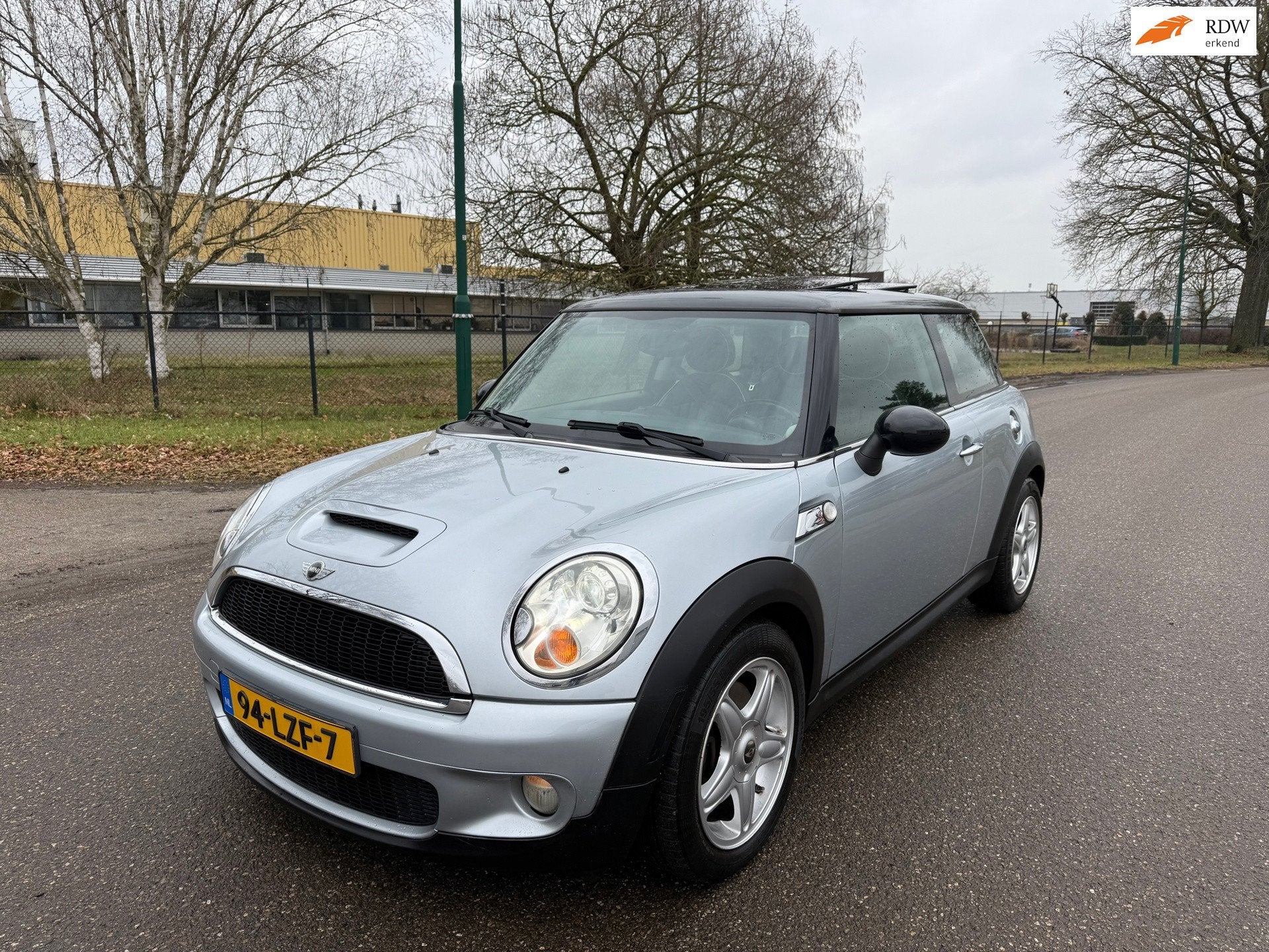 Mini Mini 1.6 Cooper S Chili AUTOMAAT/CAMERA/NAVI/LEDER, Auto's, Gebruikt, Zwart, 4 cilinders, 4 stoelen