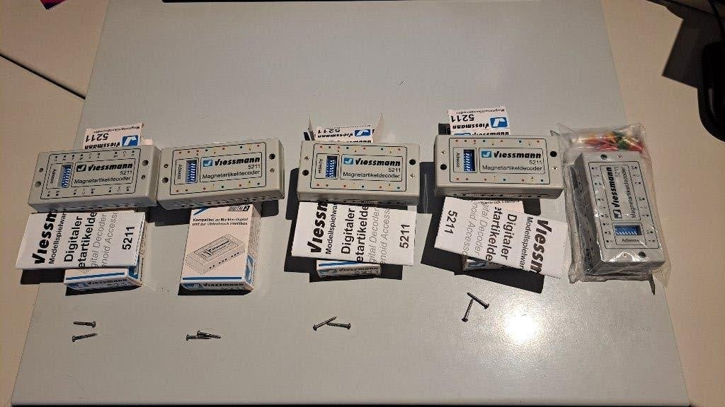 5 stuks Viessmann 5211 en 1 stuks Marklin K83, Hobby en Vrije tijd, Modeltreinen | H0, Wisselstroom, Rails, Ophalen of Verzenden