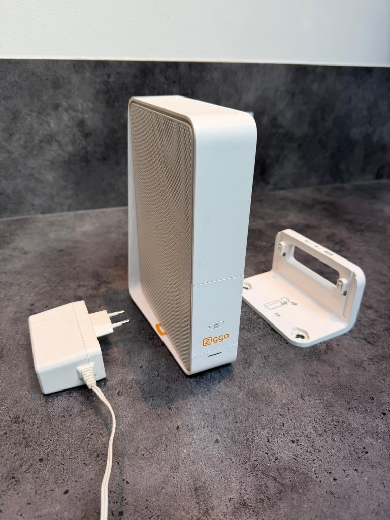 Ziggo modem/router - Wifi, Computers en Software, Routers en Modems, Nieuw, Ophalen