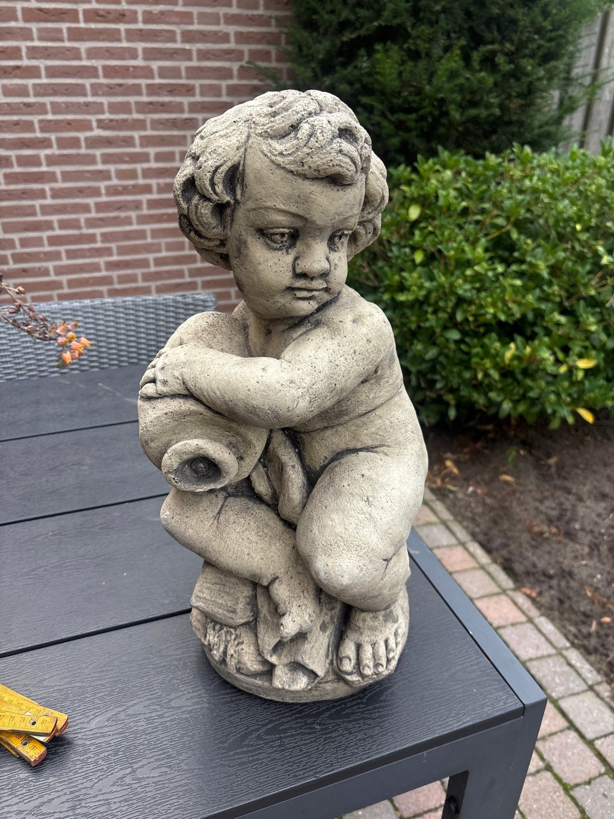 Vintage stenen putto / cherubijn beeld, 50cm, 22kg, Ophalen, Gebruikt, Beton, Mensenbeeld