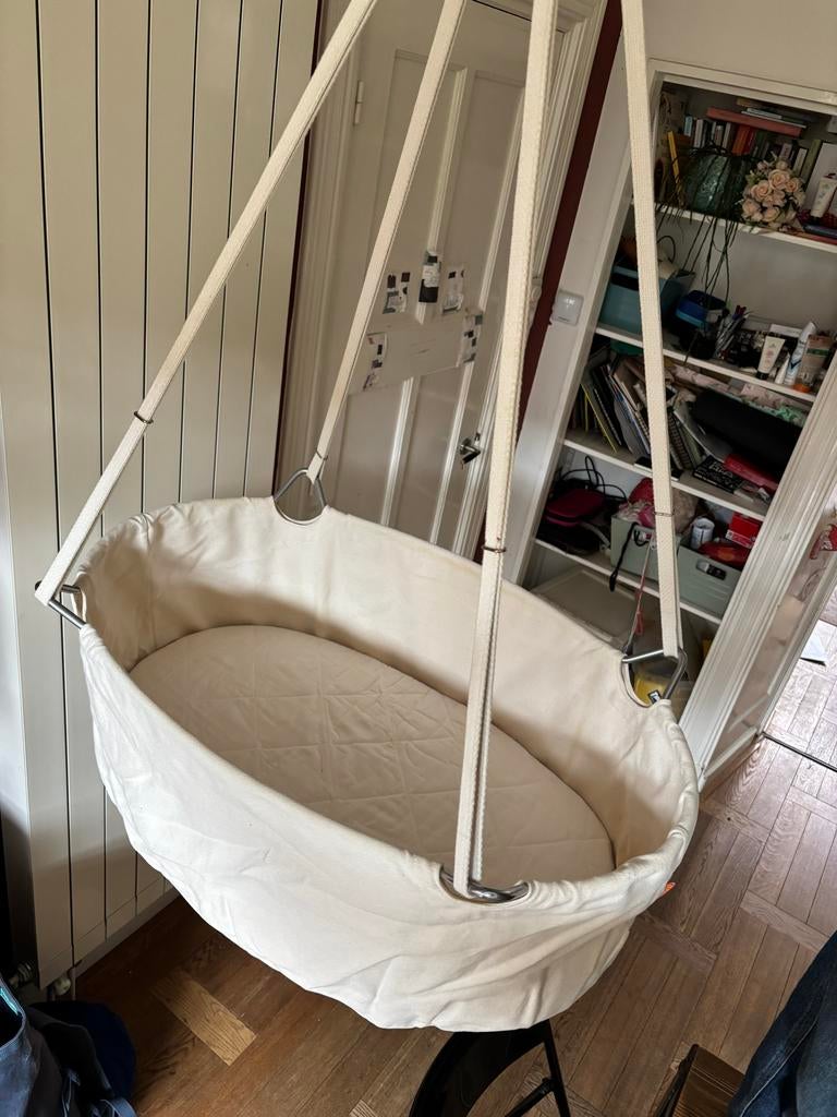 Hangende wieg - plafondbevestiging - beetje verkleurd, Ophalen of Verzenden, Gebruikt, Wieg