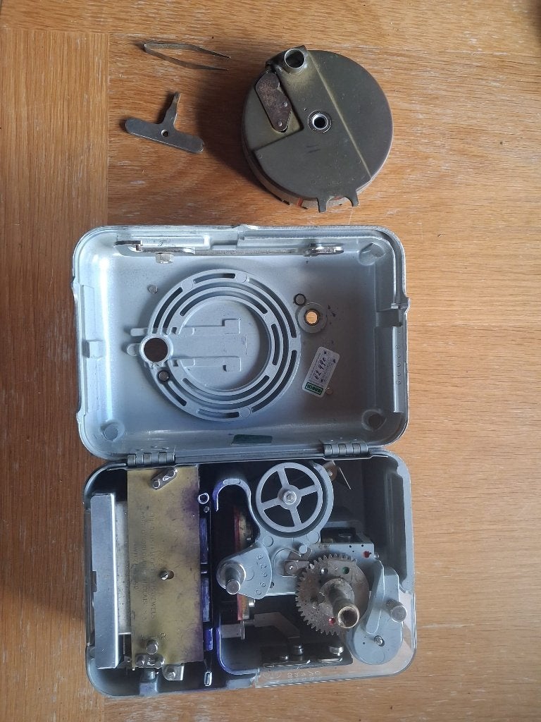 Vintage zwitserse STO Tijdregistratieklok duivenklok sport, Ophalen of Verzenden