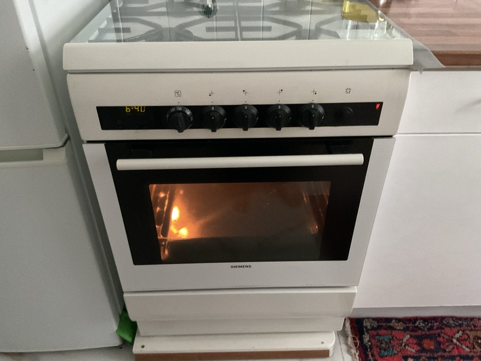 Siemens Vrijstaand Gasfornuis met Oven - Wit, Ophalen, Gebruikt, 60 cm of meer, 4 kookzones