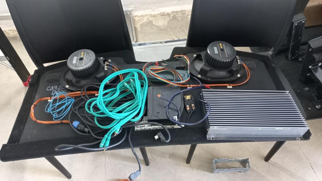 Dikke old school car audio, Ophalen