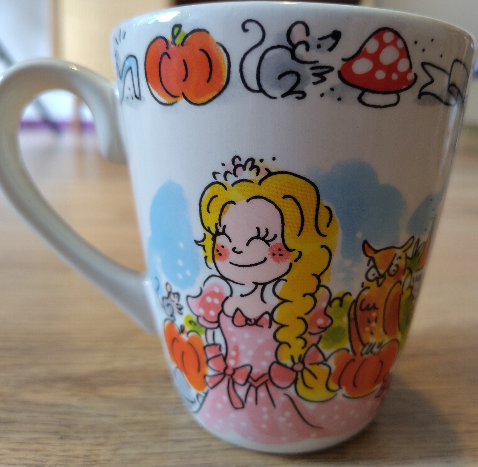 Blond Amsterdam, Efteling Assepoester mok, Huis en Inrichting, Ophalen of Verzenden, Zo goed als nieuw, Kop(pen) en/of Schotel(s)
