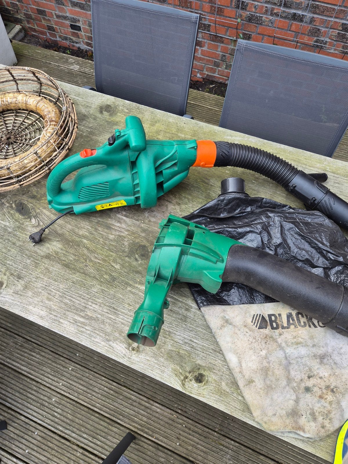 Black & Decker GW254 Bladblazer/Bladzuiger 1600W, Tuin en Terras, Gebruikt, Met opvangzak, Handgedragen, Ophalen of Verzenden