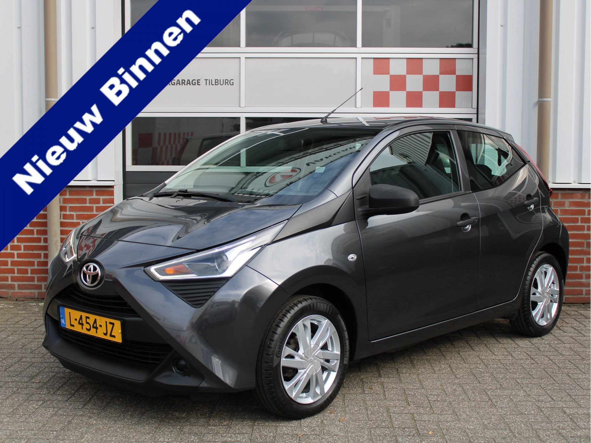 Toyota Aygo 1.0 VVT-i X-Sport 1e Eig/Carplay/15"LMV/Airco/De, Dealer onderhouden, Gebruikt, Euro 6, 4 stoelen