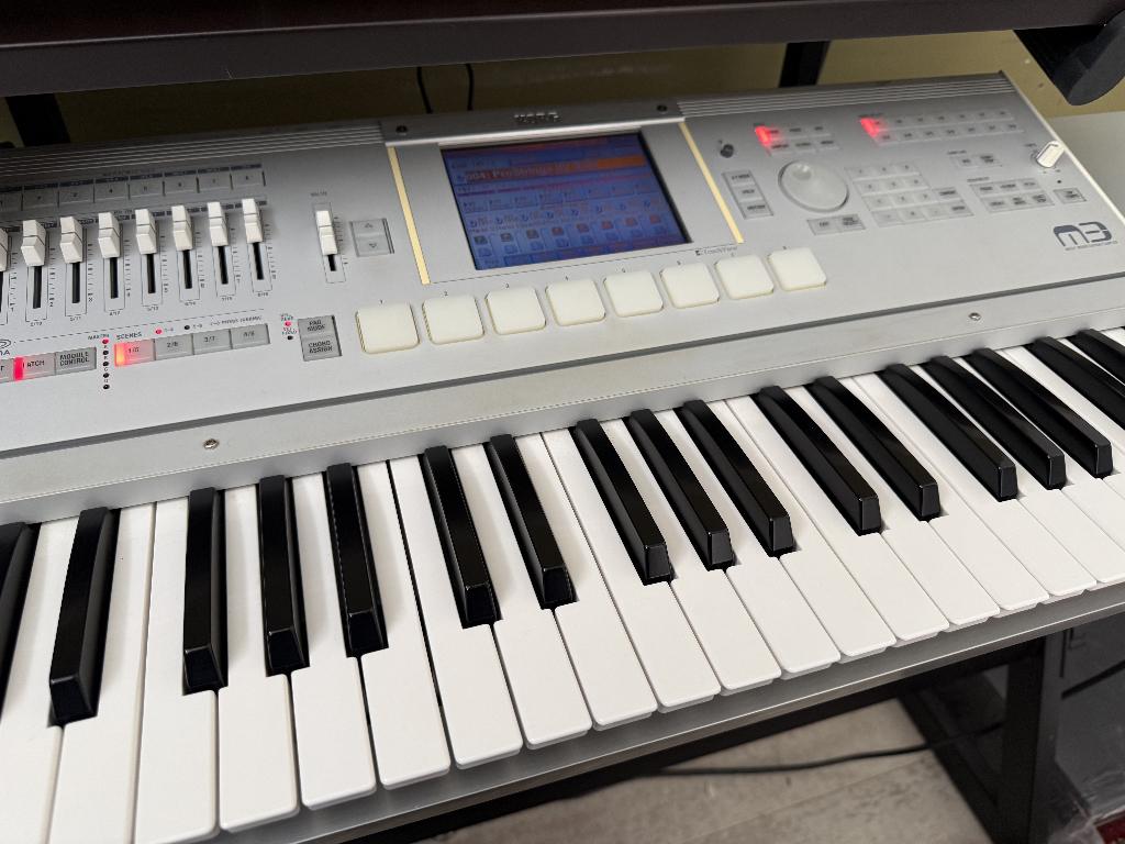 Korg M3-73 Expanded, Ophalen, Zo goed als nieuw, Overige aantallen, Korg