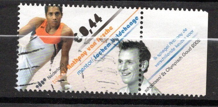 gestempelde zegel. jaar 2009: sport met tab rechts, Postzegels en Munten, Postzegels | Nederland, Ophalen of Verzenden, Na 1940