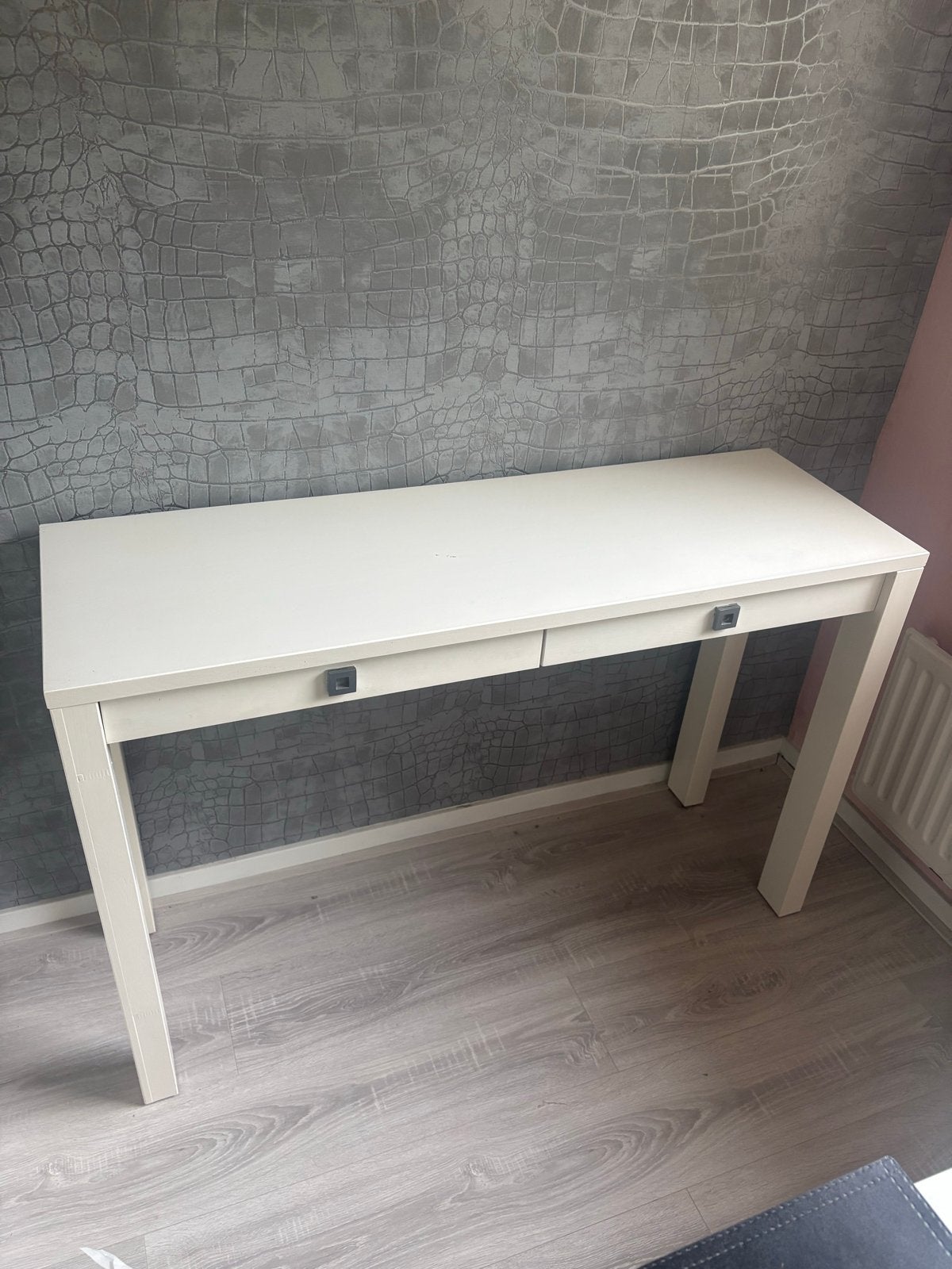 Witte sidetable met 2 lades, Huis en Inrichting, Ophalen, Gebruikt, 100 tot 150 cm, 25 tot 50 cm