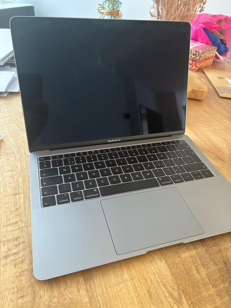 MacBook Air A1932  2018 defect start niet op, Computers en Software, Apple Macbooks, Ophalen of Verzenden, 13 inch, MacBook Air
