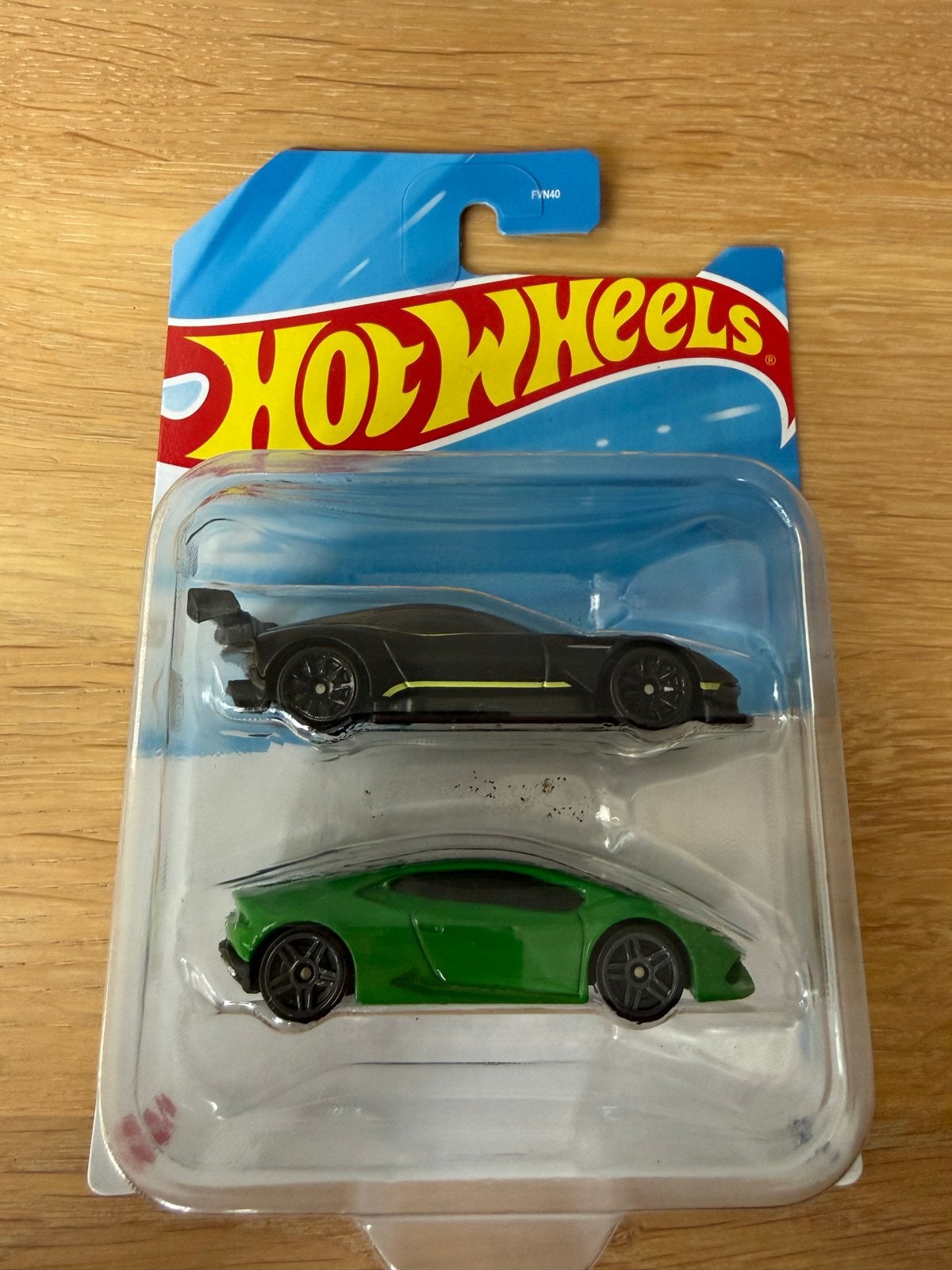 Hot Wheels: Lamborghini Huracan & Aston Martin nieuw, Ophalen of Verzenden, Nieuw, Auto