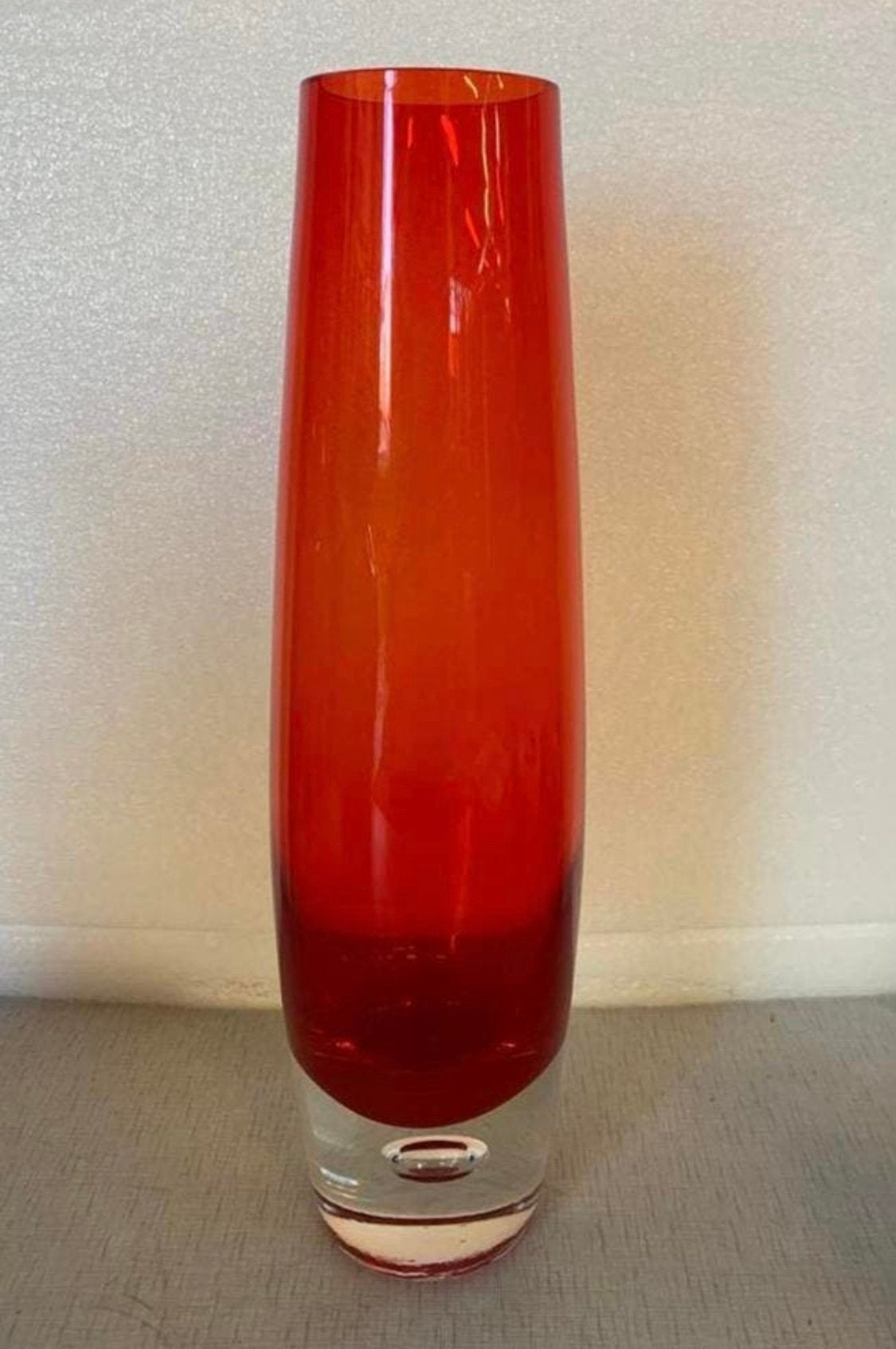Vaas Vintage Scandinavische rode cilinder vaas., Antiek en Kunst, Verzenden
