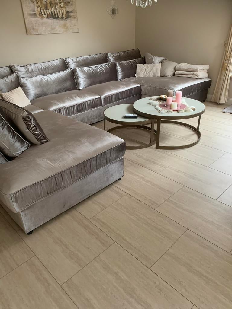 U bank Dubai, Ophalen, Hoekbank, 300 cm of meer, 75 tot 100 cm