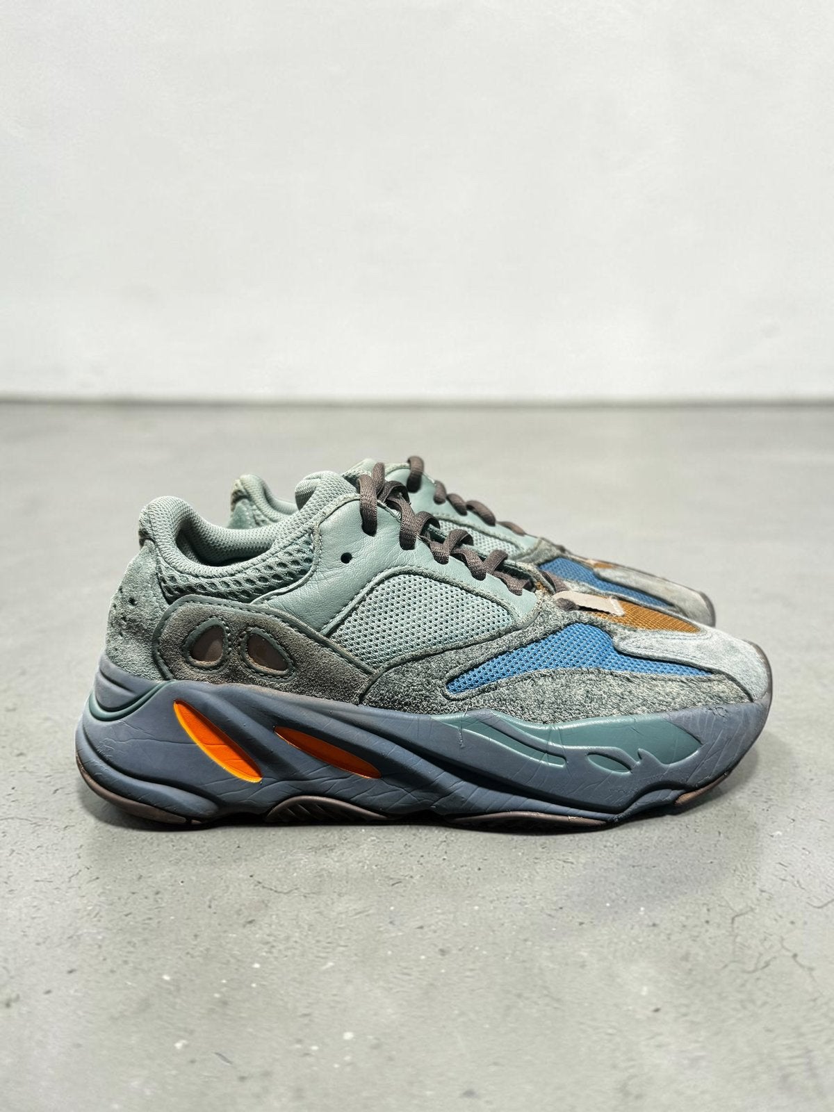 adidas Yeezy 700 chunky dad sneakers grijs blauw oranje 38, Blauw, Ophalen of Verzenden, Sneakers of Gympen, Zo goed als nieuw