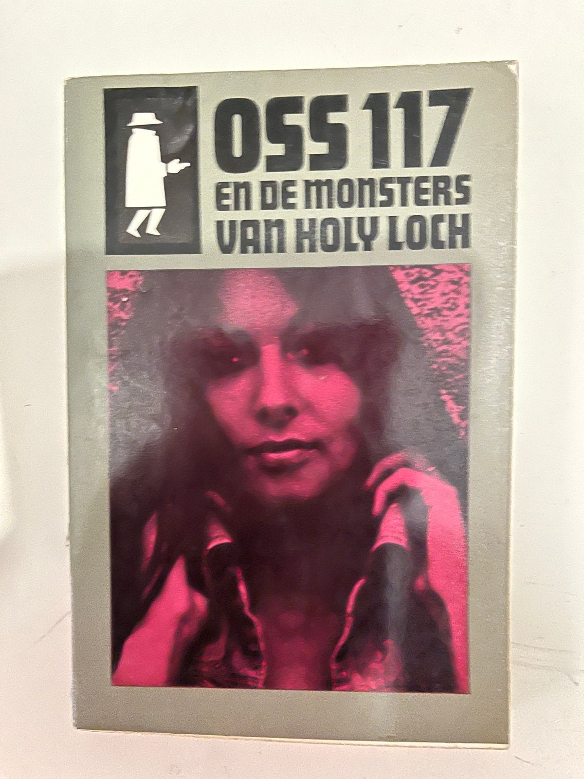 OSS 117 en de Monsters van Holy Loch - Bruna Zwarte Beertjes, Boeken, Verzenden, Gelezen