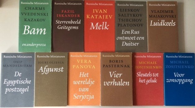 Russische miniaturen (paperbacks), Boeken, Ophalen of Verzenden, Gelezen